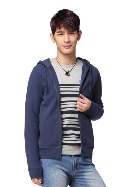 藍色休閑連帽衛(wèi)衣